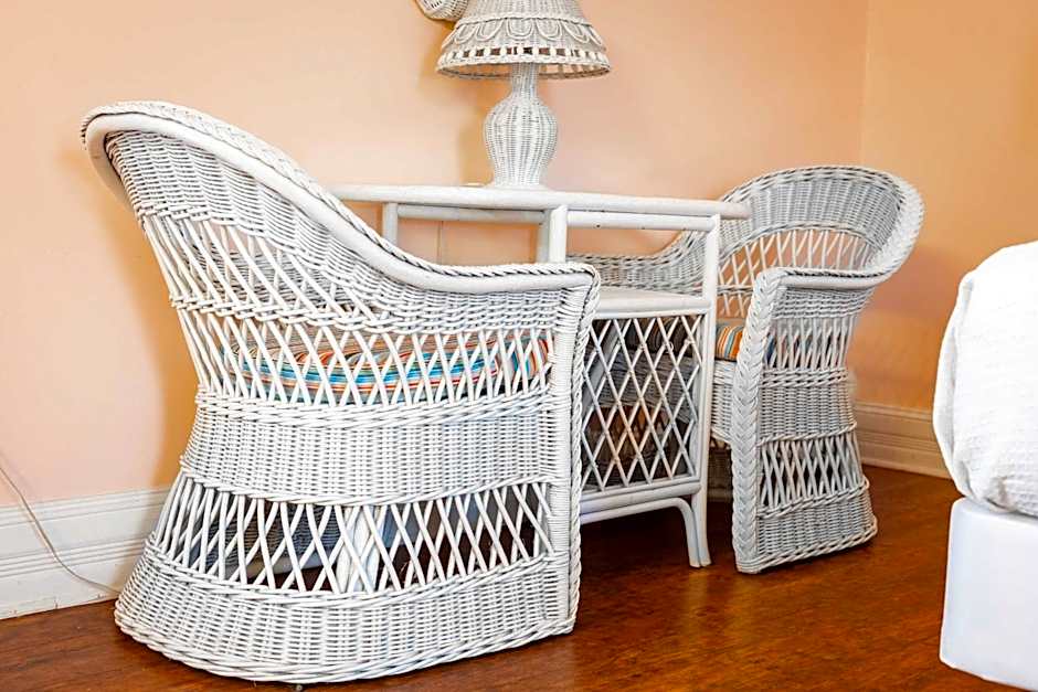 King Suite at Curry Mansion with Heated Pool!