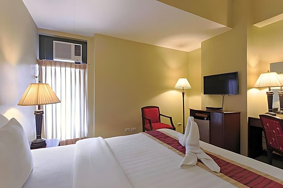 Sarrosa International Hotel And Residential Suites