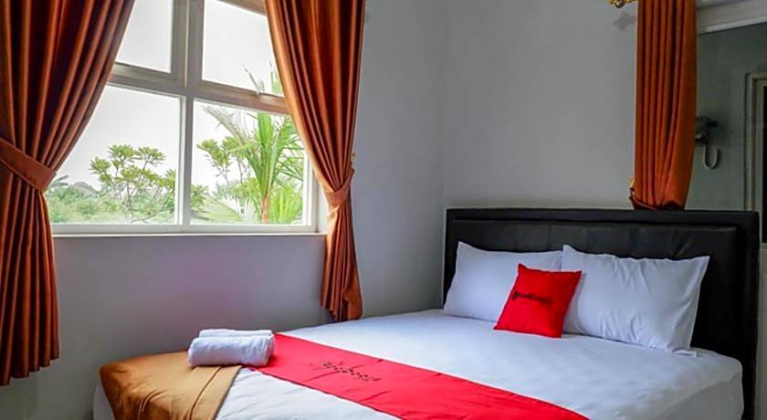 RedDoorz @ City Park Medoho Semarang