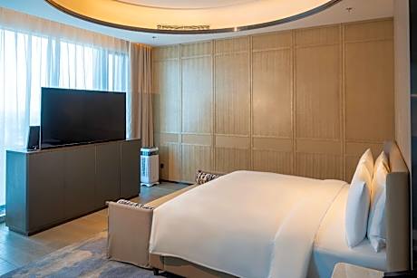 Presidential Suite, Executive lounge access, Suite