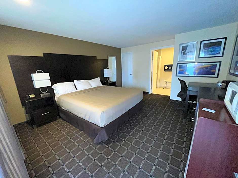 Oregon Trail Inn and Suites