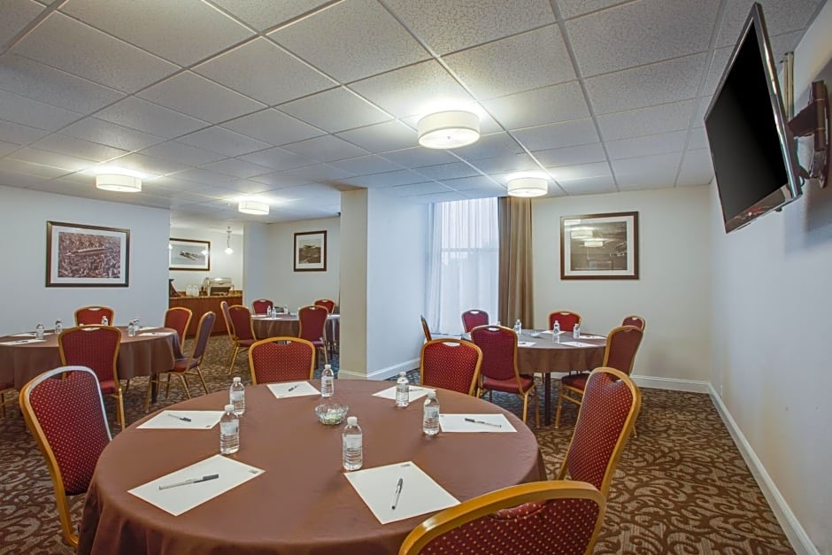 Holiday Inn Express Washington DC East- Andrews AFB By IHG