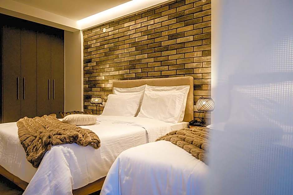 Naias Nemeia Luxury Rooms