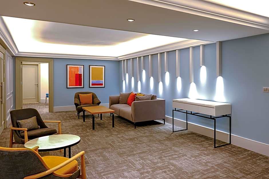 Arum Barut Collection