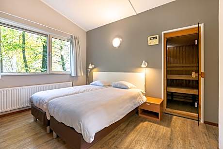 Deluxe Bungalow with Garden View