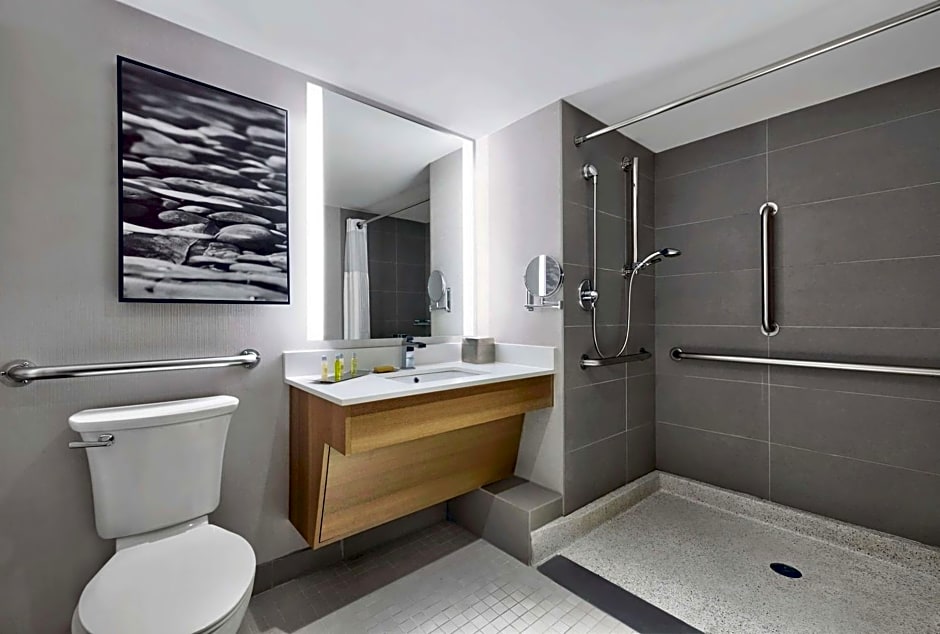 DoubleTree by Hilton Davenport