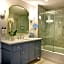 voco St. James Hotel By IHG