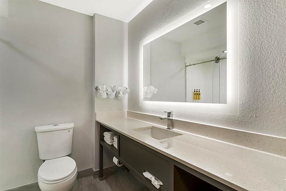 Best Western Plus First Coast Inn & Suites