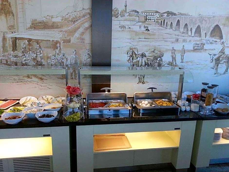 Yol İş Holiday Adana Otel