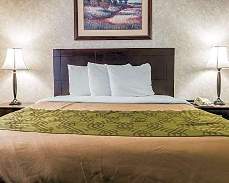 Queen Suite with Two Queen Beds - Non-Smoking