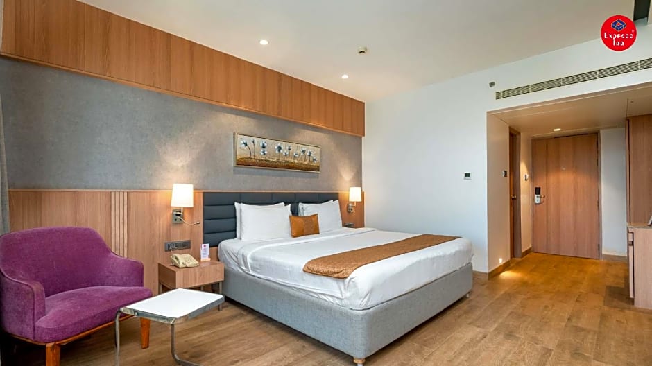 Express Inn The Business Luxury Hotel