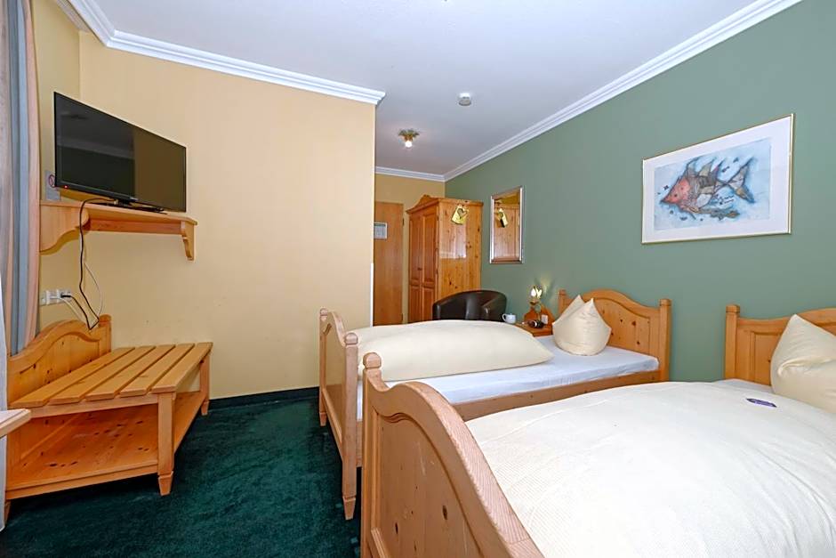 Photo 1 of 9 of Double Room