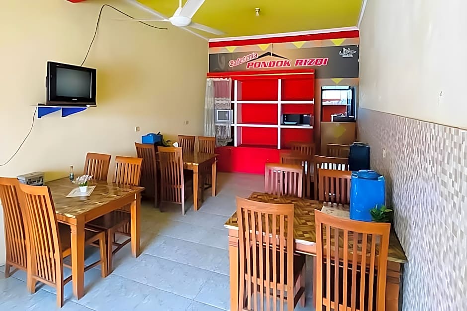 RedDoorz Syariah near T1 Juanda Airport 2