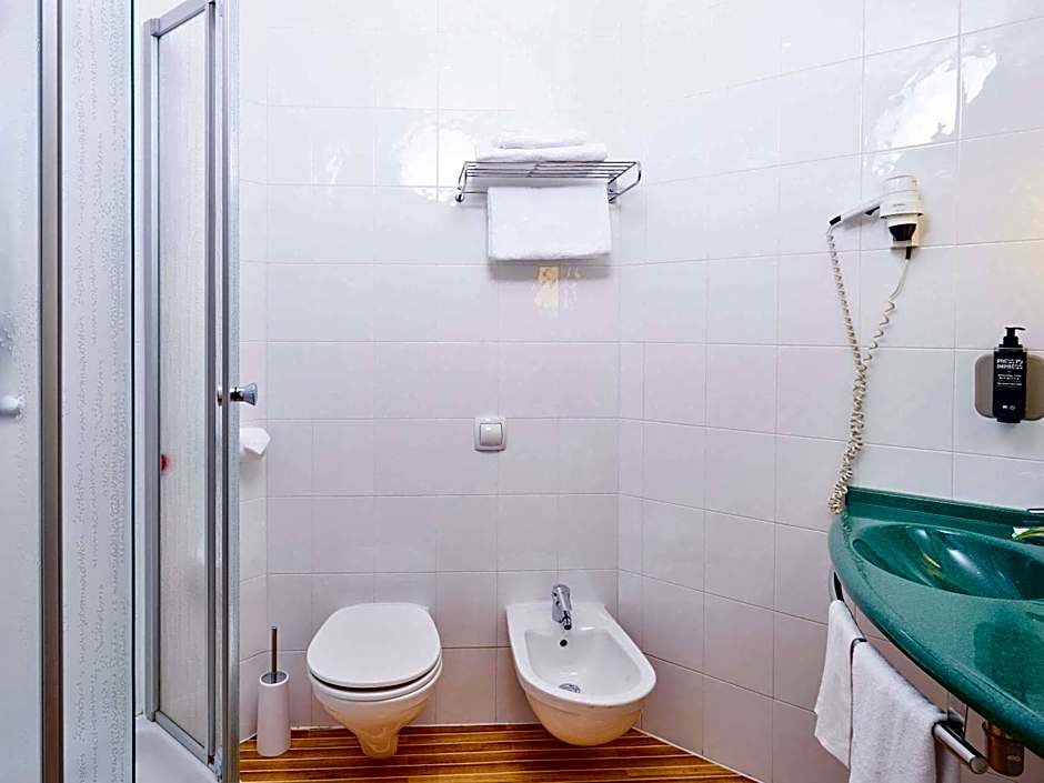 Ibis Como