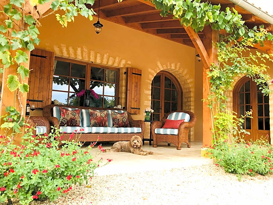 Les Cèdres du Linard, Chambres d'Hôtes B&B Near Lascaux, Montignac, Sarlat-la-Canéda, Dordogne