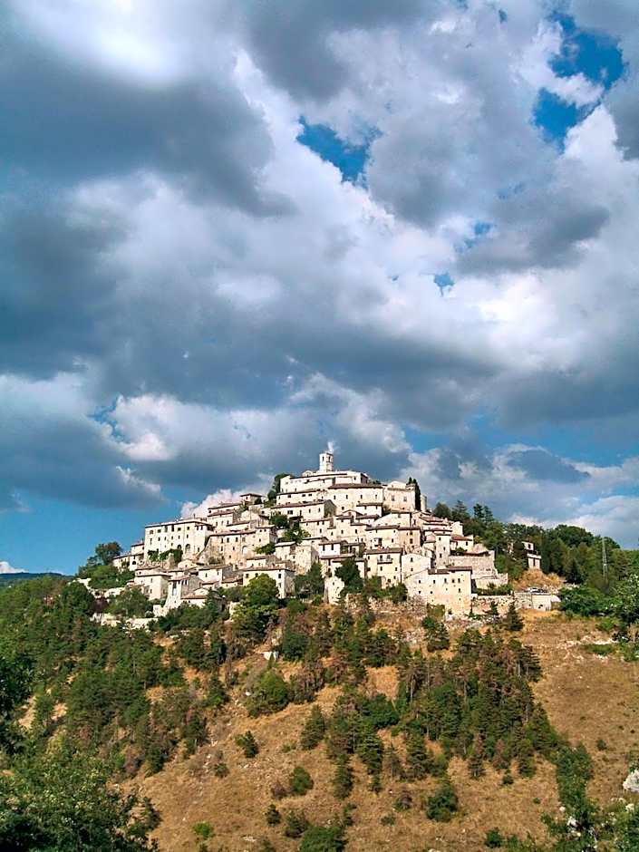 Albergo Diffuso Crispolti