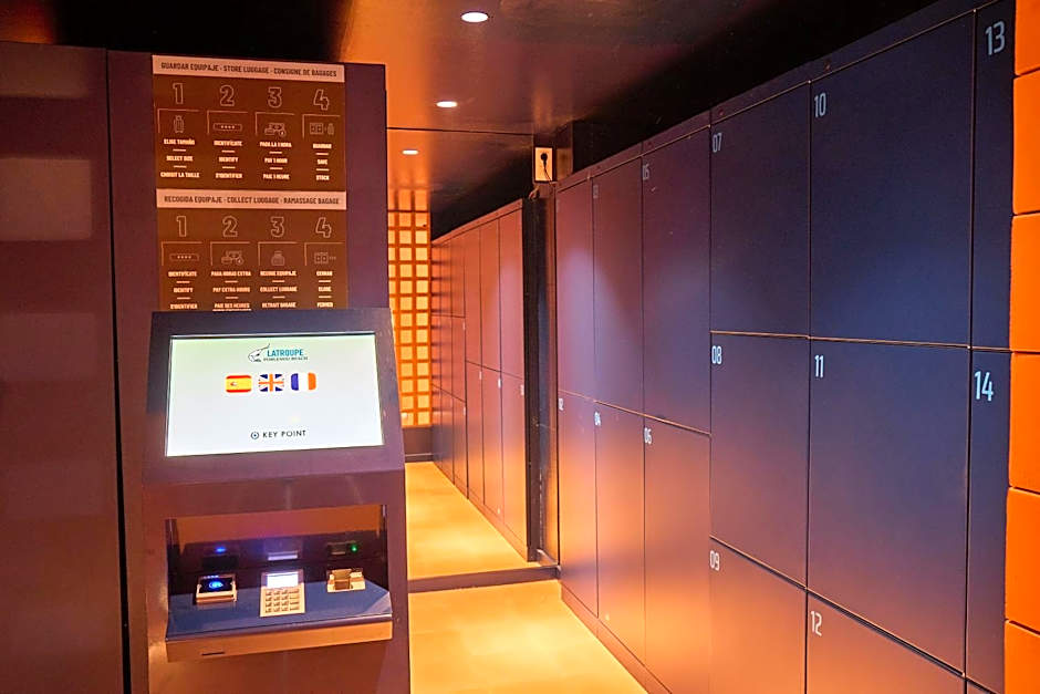 Latroupe Poblenou Beach