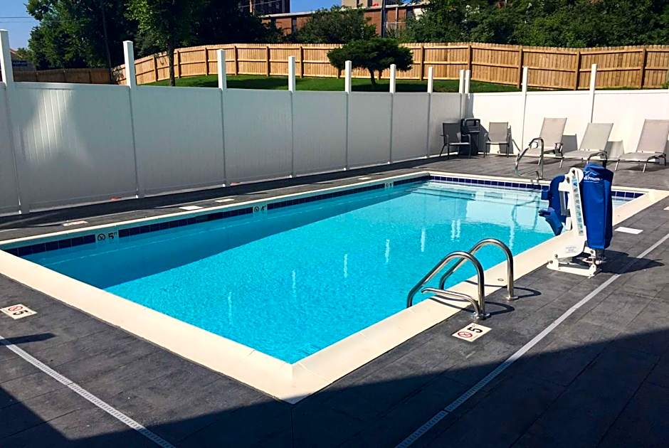 Wingate by Wyndham Louisville Airport Expo Center