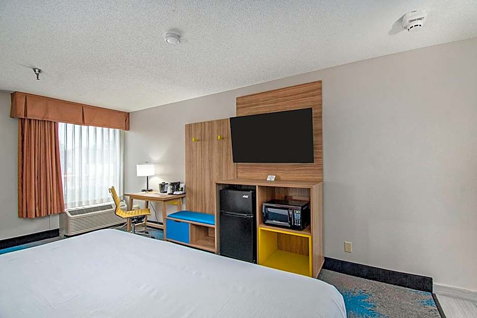 Days Inn & Suites by Wyndham Mt Pleasant