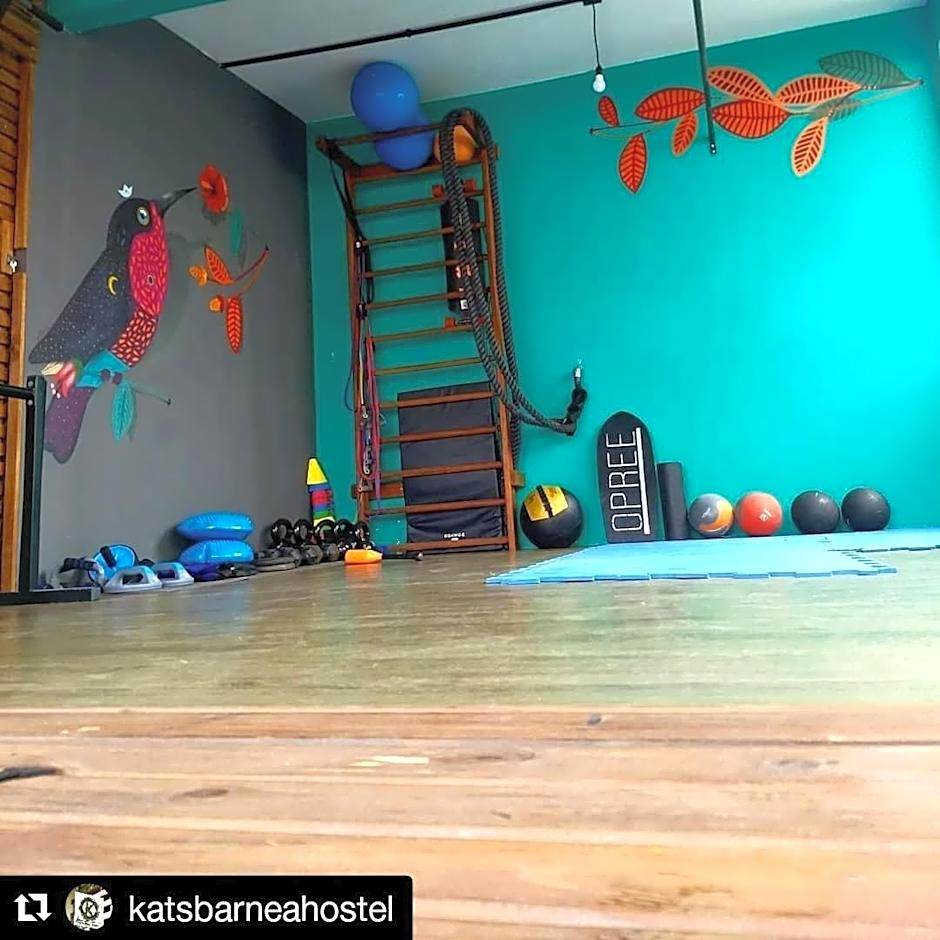 Katsbarnea Hostel