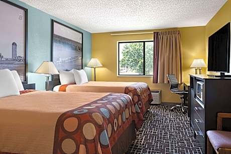 Queen Room with Two Queen Beds - Non-Smoking