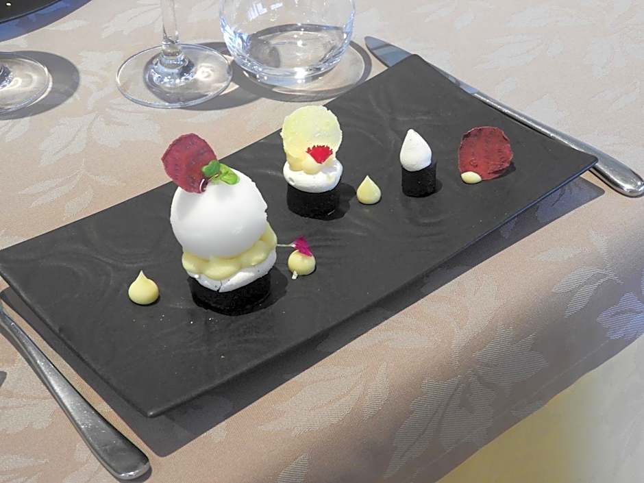 Logis Hôtel Le Pélican & son restaurant