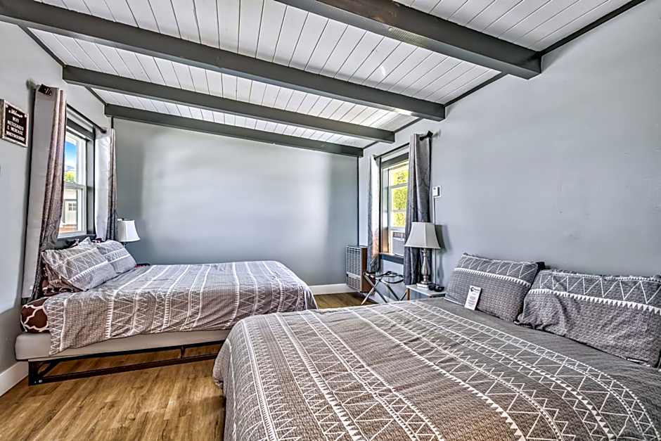 The Historic West Walker Motel