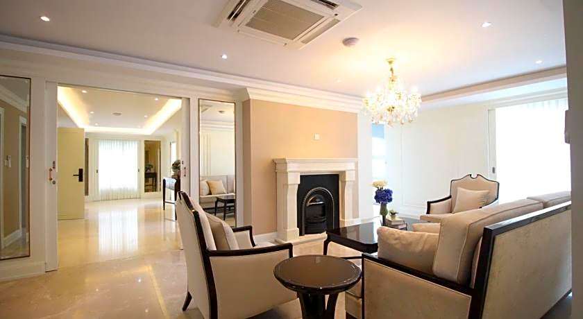 Sasha House – Bangkok, NY
