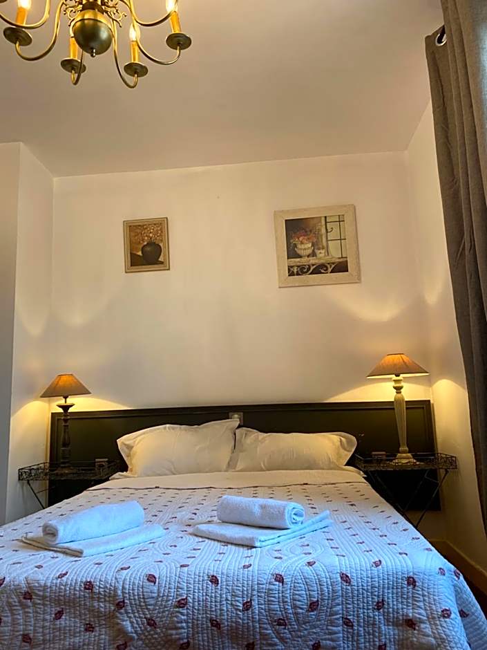 Photo 1 of 4 of Double Room