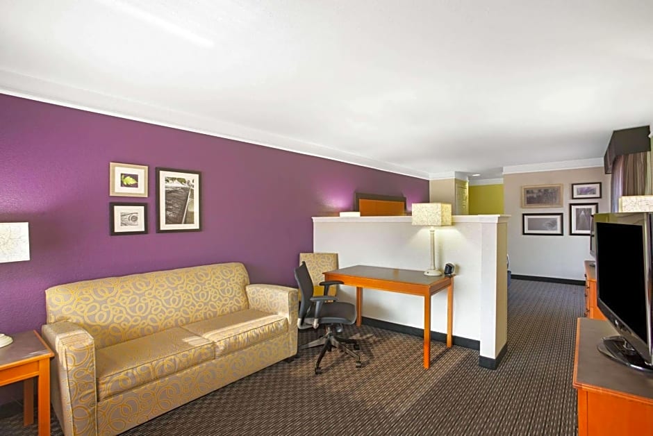 La Quinta Inn & Suites by Wyndham San Marcos