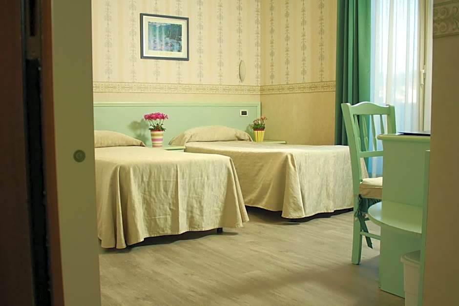 Photo 1 sur 6 de 1 Double Bed or 2 Beds