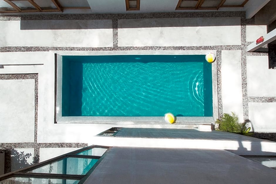 Flores Passport House