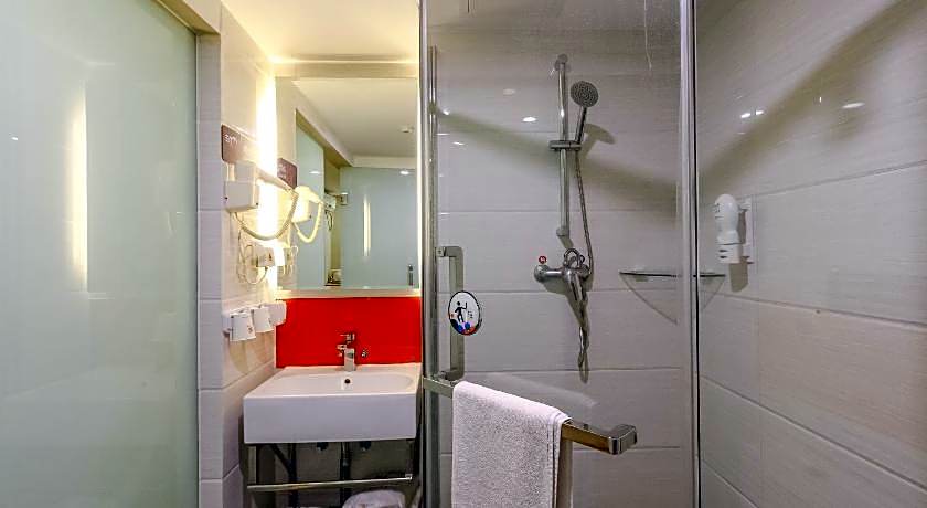 7 Days Premium Guangzhou Tianhe Shipaiqiao Metro Station Taikoo Hui