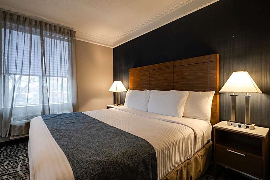 Monte Carlo Inn Toronto West Suites