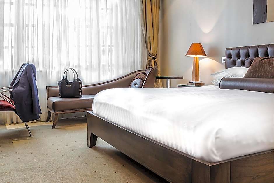 Courthouse Hotel London