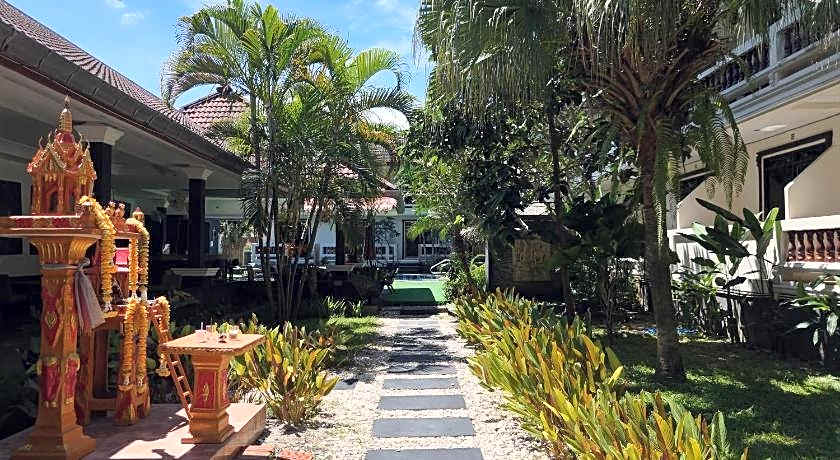 Tropical Palm Resort.
