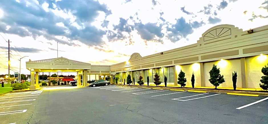 Quality Inn & Suites McDonough South I-75