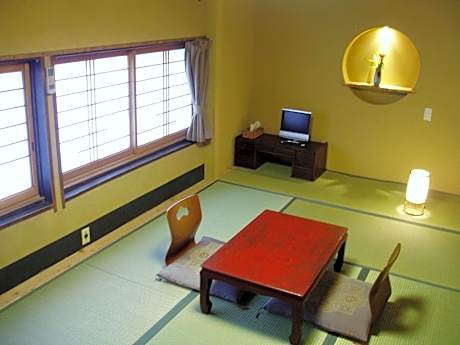 Japanese-Style Twin Room with Shared Bathroom