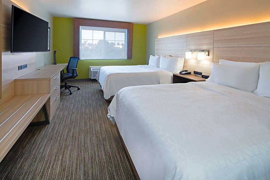 Holiday Inn Express Hotel & Suites Watsonville