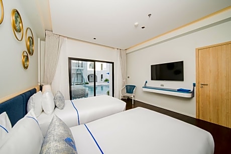 Deluxe Twin Room with Pool Access