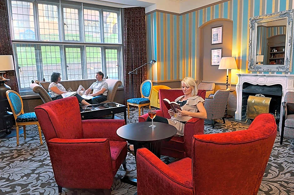 The Crown Manor House Hotel