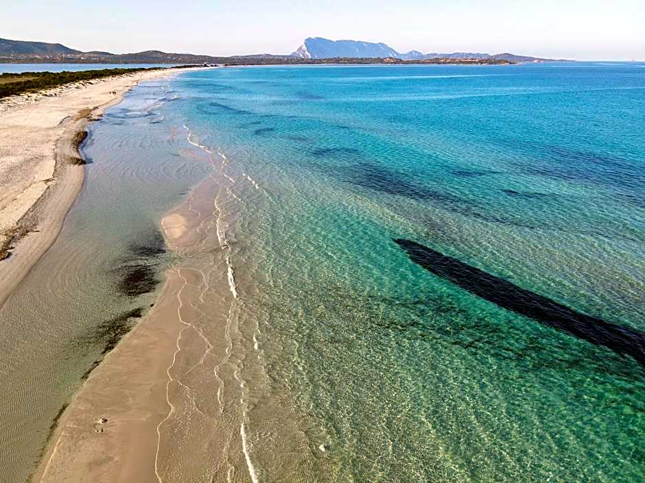 ISS Travel, L'Avru - 700 m from La Cinta beach