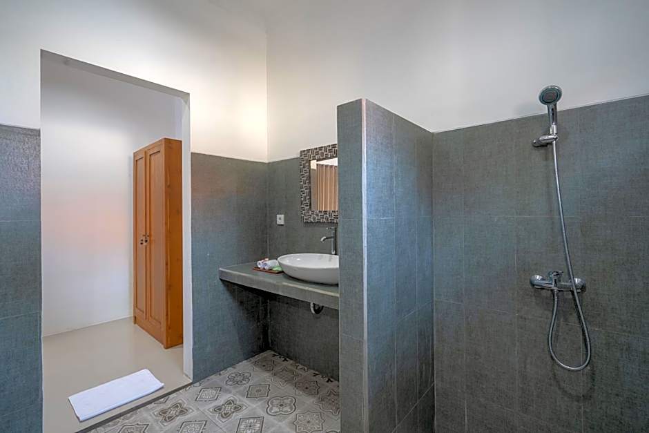 Nusa Indah Onai Hotel