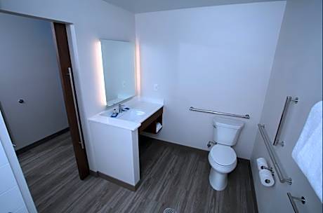 2 Queen Standard Comm Mobility Accessible Roll Shower