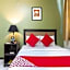 OYO 187 The Maxwell Hotel