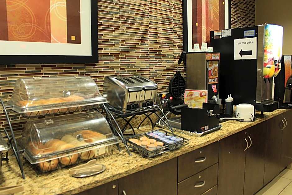 Microtel Inn & Suites by Wyndham North Canton