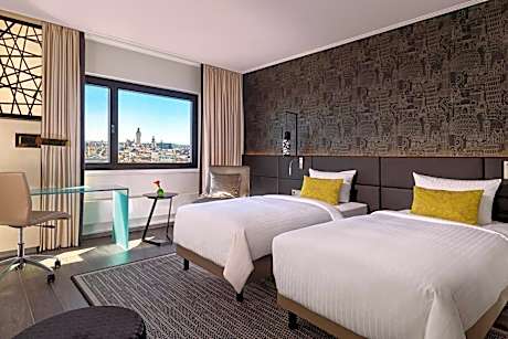 Deluxe Guest Room Two Twin/Single Beds with City View