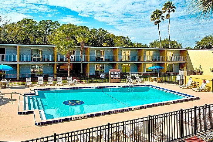Celebration Suites At Old Town