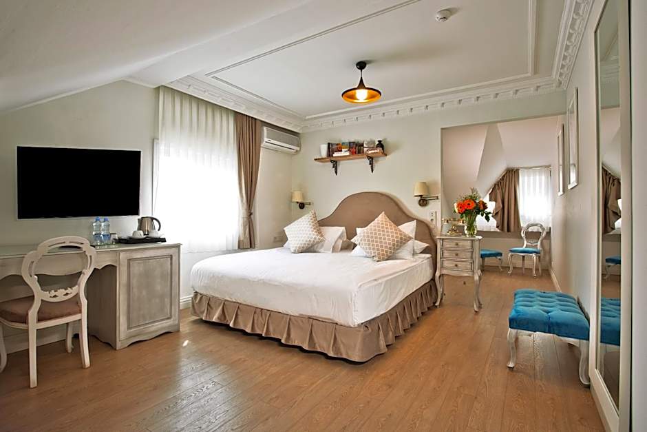 Villa Blanche Hotel SPA & Garden Pool