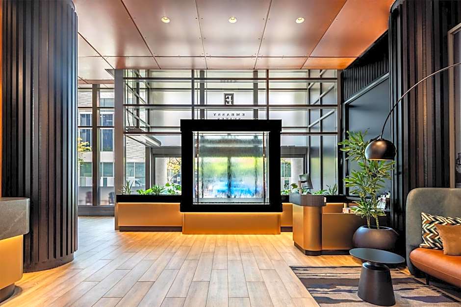 Embassy Suites by Hilton Montreal